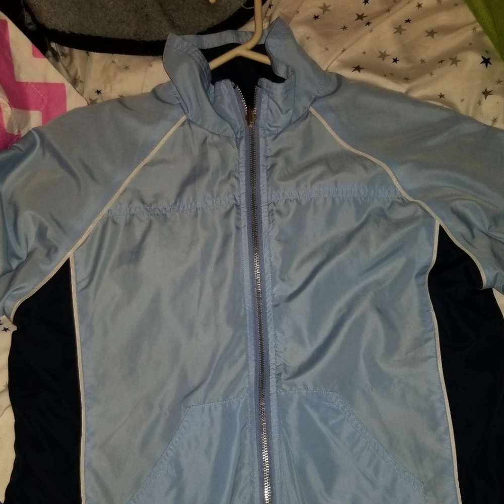 windbreaker/raincoat